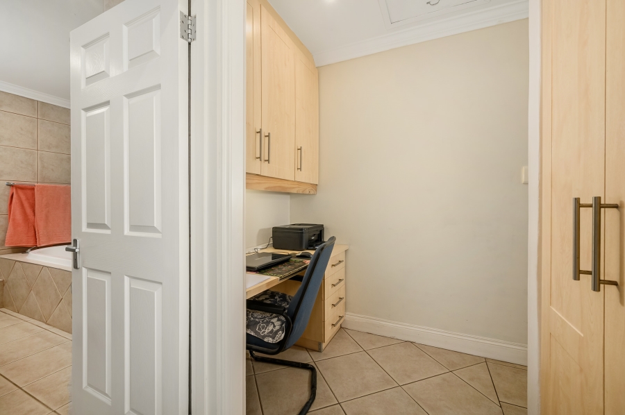 3 Bedroom Property for Sale in Summerstrand Eastern Cape